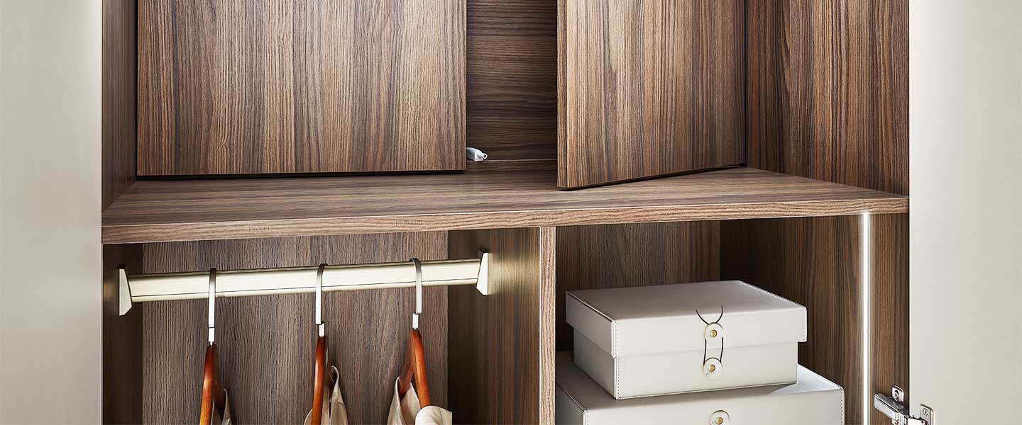 Luxury Lacquer Wardrobe YG20-L04